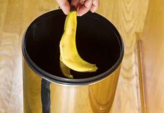 Trash can